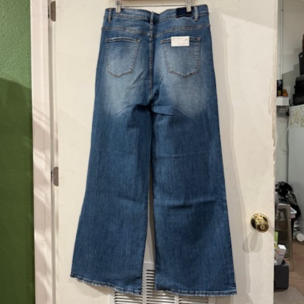 Risen Jeans - Dipped V Wide Leg Jeans - Picture 3 of 4